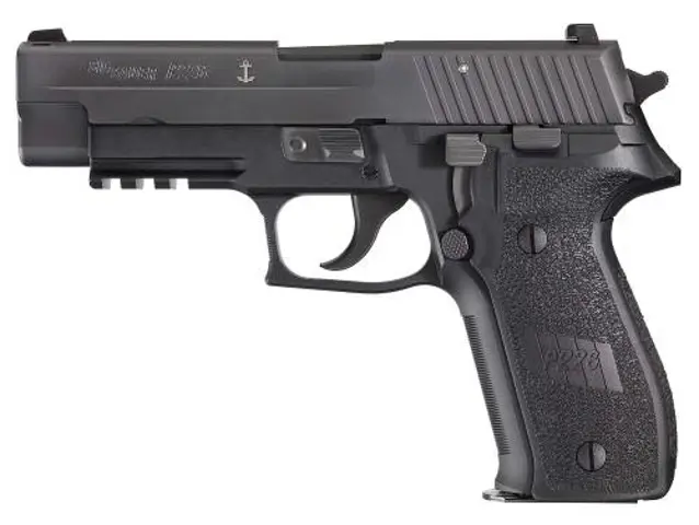 P226 シルバー/ブラック & P7 M13 ブラック P226 シルバー/ブラック & P7 M13 ブラック - メルカリ